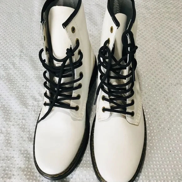 Dr. martens combat boots - Picture 6 of 12